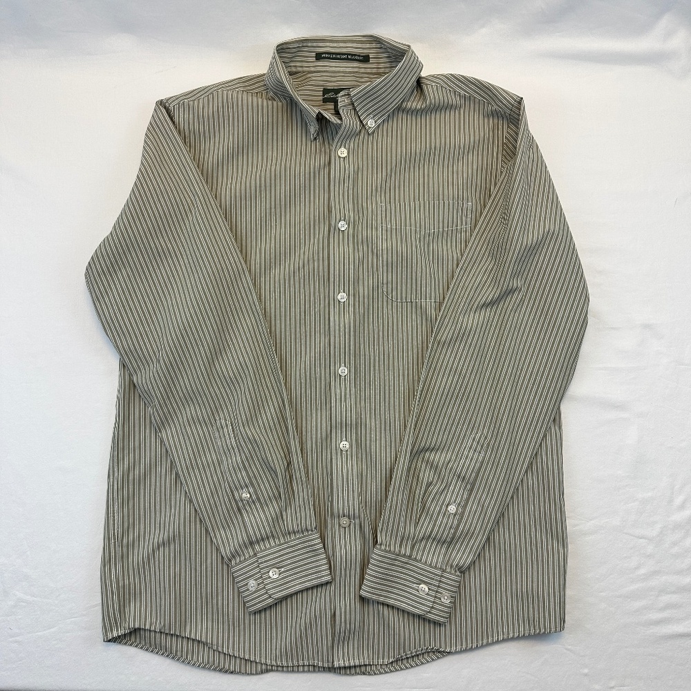 Eddie Bauer Men's 100% cotton, wrinkle resistant dress shirt, size M